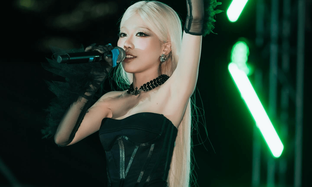 Phùng Khánh Linh được chọn mở màn với mini-concert chuẩn quốc tế