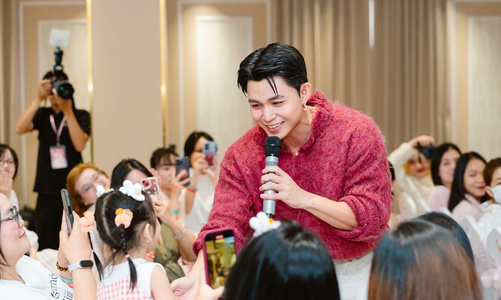 Jun Phạm gặp gỡ fan dịp Giáng sinh, chia sẻ kế hoạch album và concert năm 2026