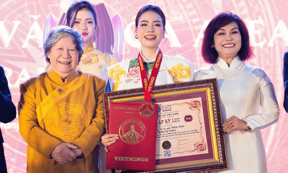 NTK Thoa Trần lập Kỷ lục quốc gia