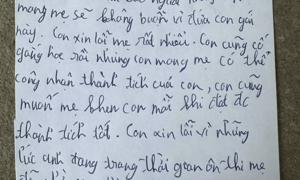  Bức thư con gửi bố mẹ khiến nhiều người rơi nước mắt: Con chỉ muốn bố một lần ôm con, nói yêu con nhưng...