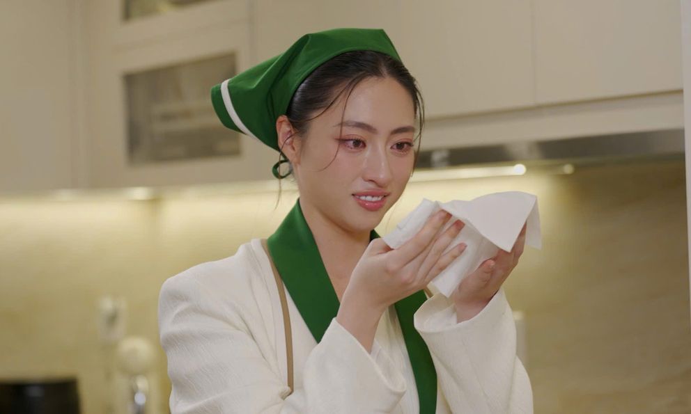 Lương Thùy Linh bật khóc 