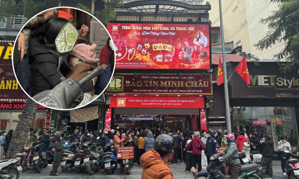 Sát Tết, người Hà Nội xếp hàng đông nghịt từ 3h sáng, bế cả con nhỏ đi cùng để chờ mua vàng: Có người 2 tháng sau mới được nhận!