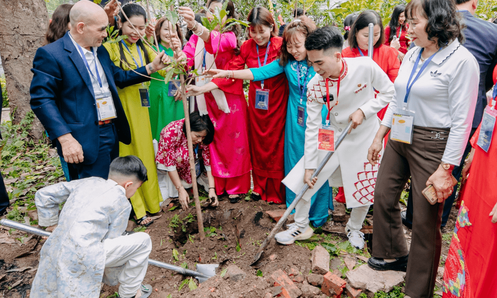 Chương trình “Vườn Cây Ơn Bác” tuyên dương 50 gương sáng trồng cây