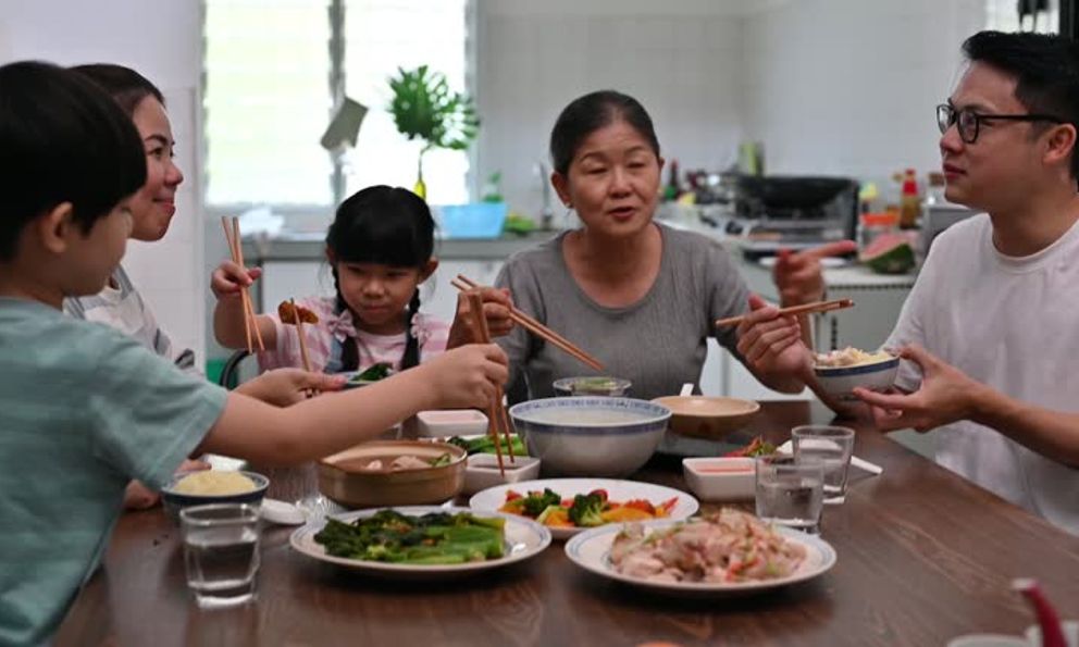 Muốn nhìn rõ “tầng lớp” của một gia đình, hãy đến nhà họ ăn một bữa là biết…