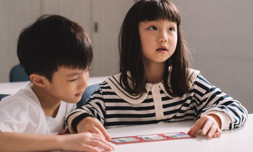 Con học trường quốc tế thì hay tỏ thái độ và bắt nạt bạn nghèo? Bà mẹ Hà Nội 