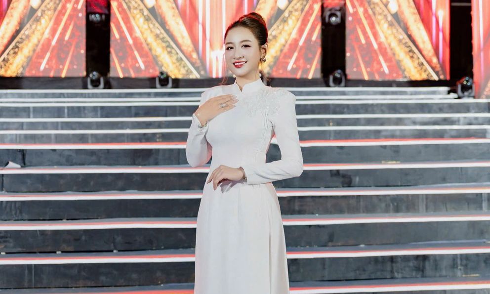 Á hậu Hải Vân gây ấn tượng khi trả lời song ngữ tại chung kết Hoa hậu Văn Hoá Việt Nam 2026