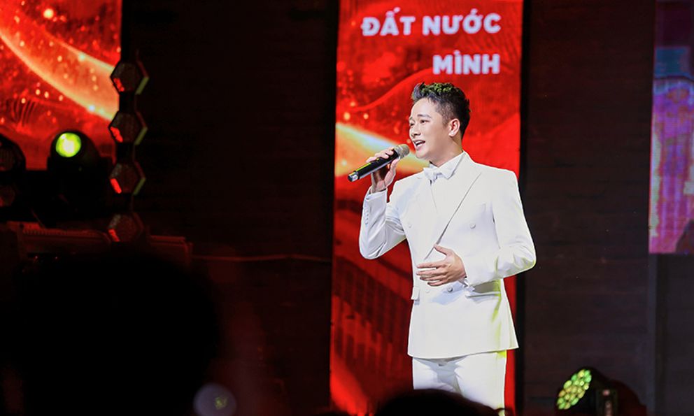 Sau bản hit 120 triệu view, Anh Quân idol chính thức cho ra mắt 
