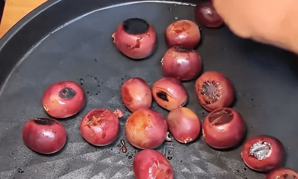 Món ăn kỳ quặc khiến một bà mẹ bị chỉ trích: Nên kiểm tra IQ trước khi kết hôn!