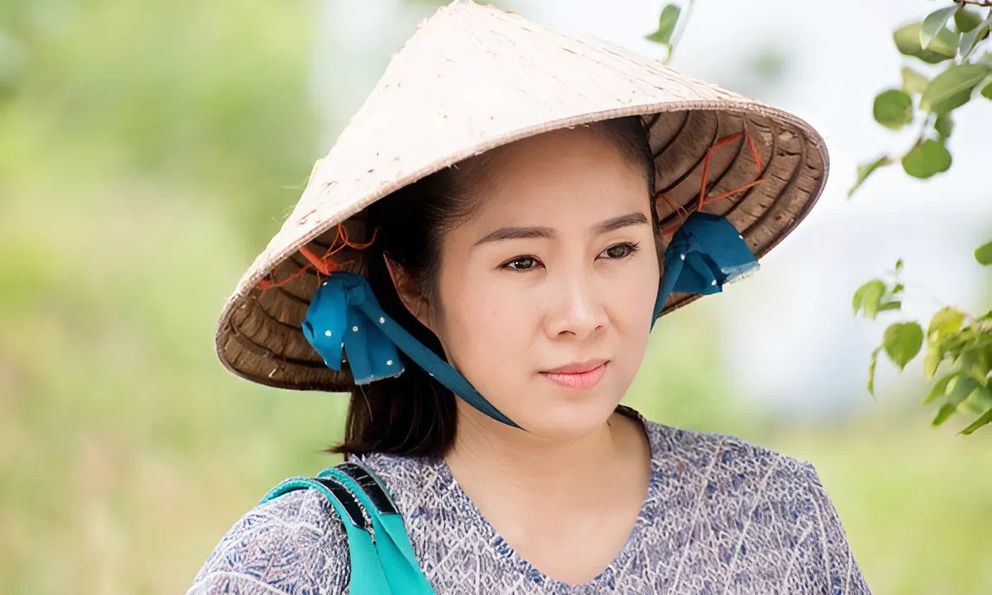 Khoe ảnh gia đình đẹp như mơ dịp lễ, Lê Phương bỗng bị nhắc nhở, nhiều người đúng là khắt khe quá rồi!