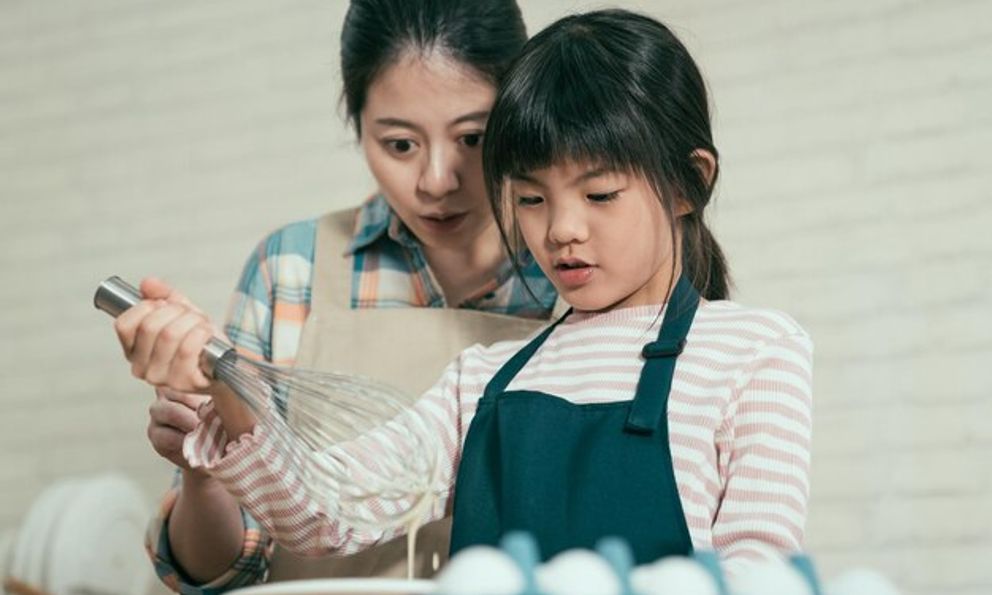 Phải chăng người nghèo luôn đặt kỳ vọng quá mức vào con cái? Câu trả lời thật phũ phàng! 