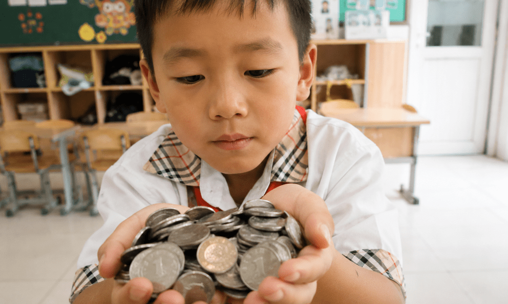 Khi cho con cái tiền, hãy nhớ 6 quy tắc này để tránh mắc sai lầm, về già hối không kịp!