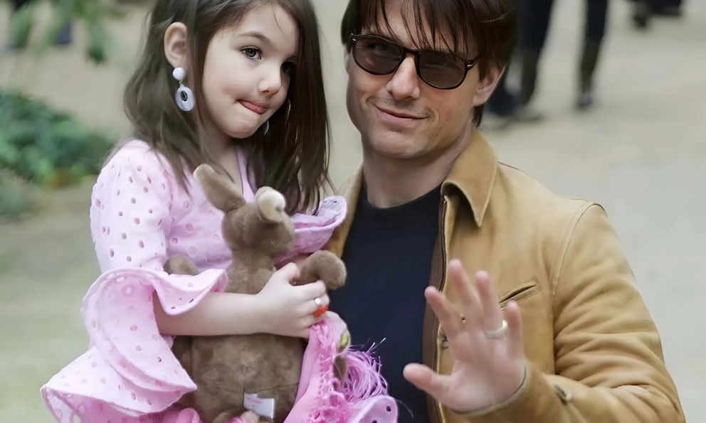 Chưa từng quên chu cấp tài chính cho con gái dù chỉ 1 ngày nhưng Tom Cruise vẫn mãi là người cha thất bại