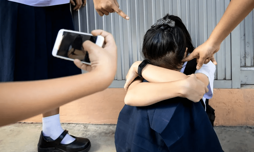Kẻ bắt nạt có dám bắt nạt người giàu không? Câu trả lời có thể khiến bạn 