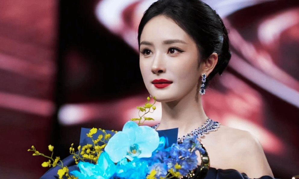 Từng bị chỉ trích bỏ bê con gái, Dương Mịch đã trả lời phỏng vấn ra sao mà dân mạng 