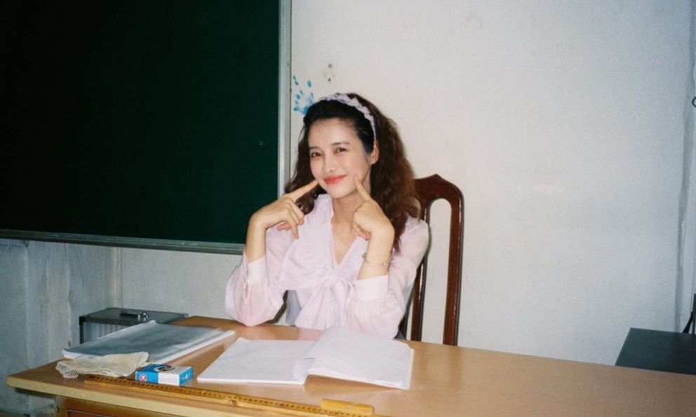 Cô giáo dạy Hóa gây sốt màn ảnh giờ vàng: Hóa ra ngày trước từng học ngành này, đúng là người tính chẳng bằng trời tính!