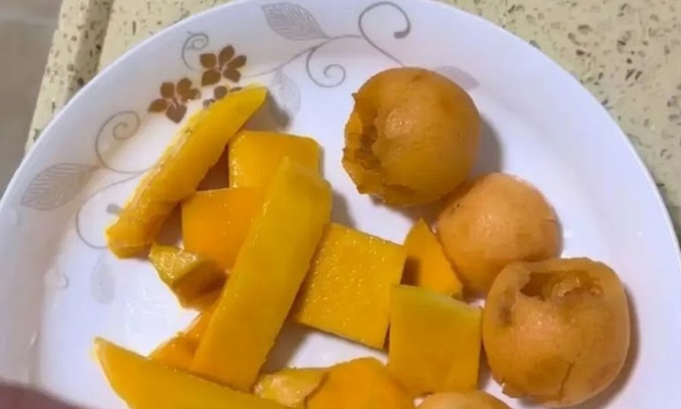 Bức ảnh này có gì mà khiến người mẹ bị chê bai: Kiểu nuôi con quá bao bọc, chỉ biến con thành “chim hoàng yến”!