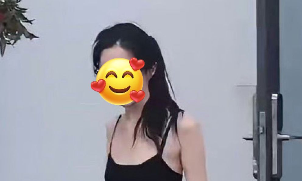 Cô gái trông bình thường xuất hiện trên phố nhưng lại gây chú ý: Gia thế không phải dạng vừa, cách được nuôi dạy gây tranh cãi