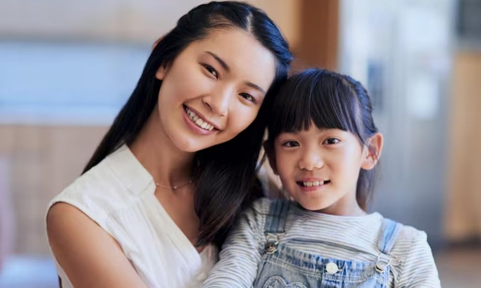 Những người mẹ càng biết “buông tay” đúng lúc, con lớn lên càng tự lập, cha mẹ càng yên tâm