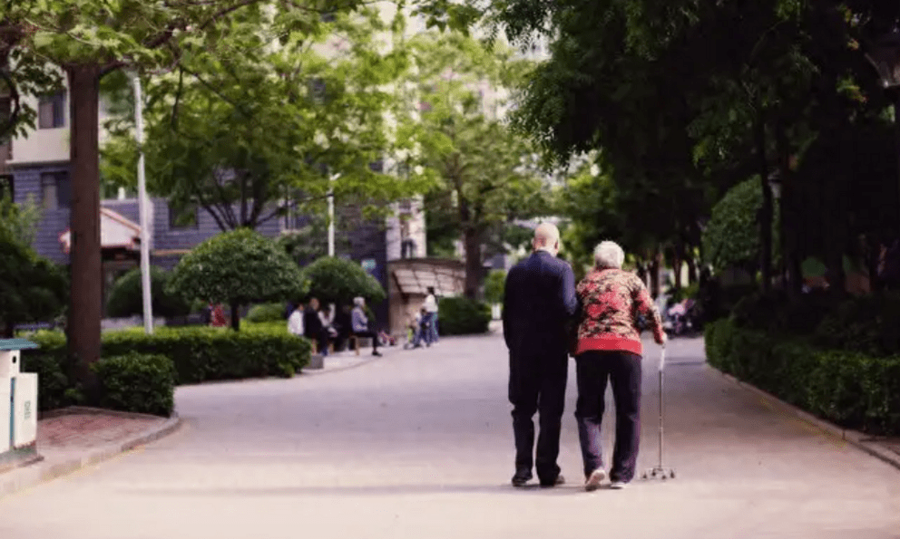 Về già mới hiểu: Tiền bạc nhất định phải trao cho con cái vào 2 thời điểm này, tuyệt đối đừng đưa sai lúc!