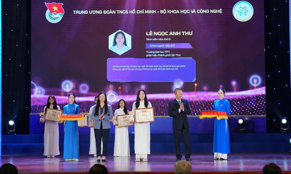Nữ sinh FPTU khẳng định dấu ấn trong lĩnh vực công nghệ