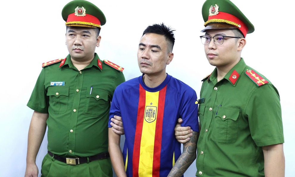Vụ gây rối ở Ninh Bình: Thắng Ật bị khởi tố, nhân viên quán thịt dê có phải chịu trách nhiệm pháp lý?