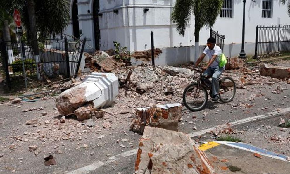 Động đất 7,6 độ không cướp đi sinh mạng ai, nhưng để lại một Panama ngổn ngang