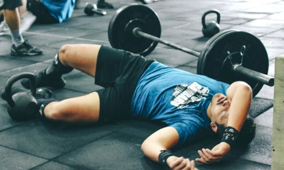 Nam thanh niên 20 tuổi ngừng tim khi tập gym: Bác sĩ chỉ ra 3 dấu hiệu cảnh báo nguy hiểm