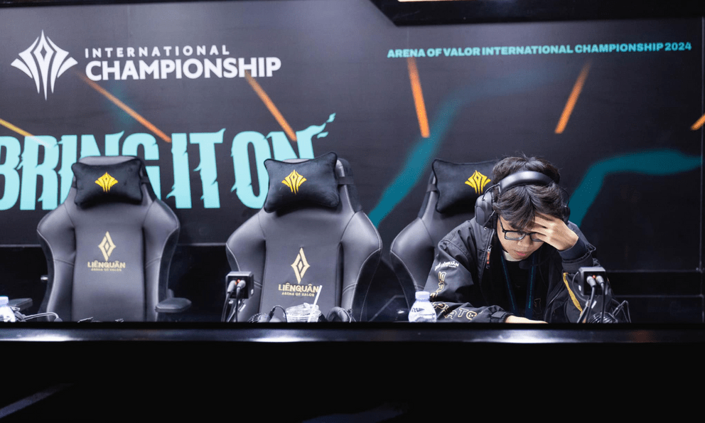 Đội tuyển Liên Quân Top 1 Việt Nam hé lộ tin đồn chuyển nhượng trước mùa giải, nghi vấn phải dùng cả tuyển thủ đã giải nghệ để “cứu vớt” tình hình