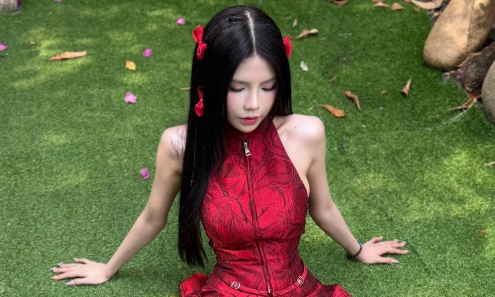 Mai Dora diện đồ đốt mắt dọn nhà, nhưng thái độ của Văn Tùng mới đáng chú ý