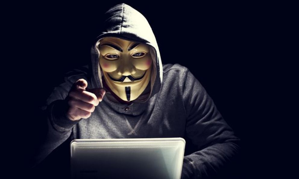 Fanpage 4 triệu follow của Liên Quân bất ngờ “bị hack”, CĐM hoang mang trước các thông tin lạ