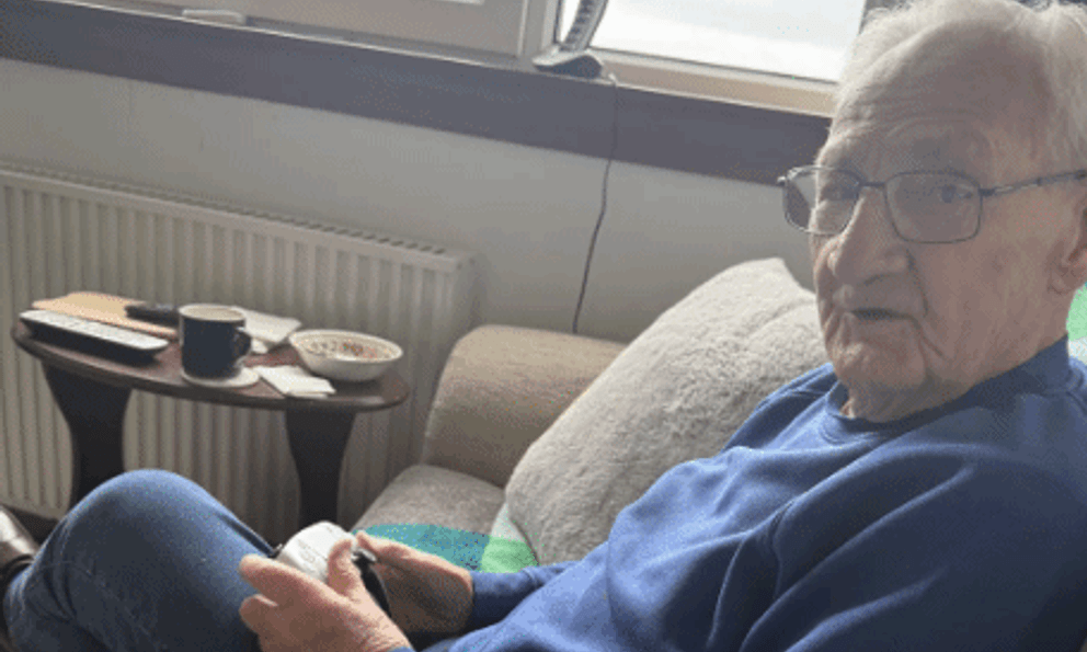 90 tuổi vẫn đam mê “cày cuốc”, game thủ lão làng này “nghiện” một bom tấn đặc biệt