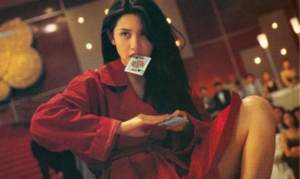 Nữ thần gợi cảm bậc nhất Hong Kong khiến Thành Long, Châu Tinh Trì say đắm