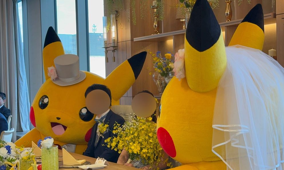 Cặp đôi Nhật Bản gây sốt với đám cưới phong cách Pokémon 