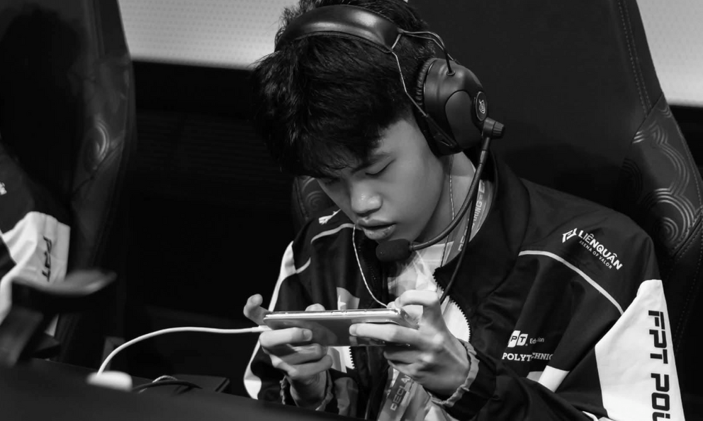 Có hành vi không đúng mực ngay trên sóng livestream, nam tuyển thủ Liên Quân Mobile lập tức 