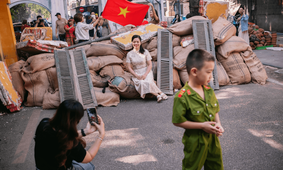 Hà Nội những ngày này: Ai cũng được sống trong ký ức hào hùng của tháng 10 lịch sử