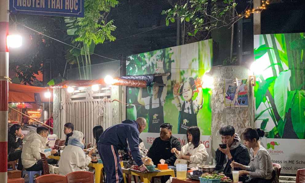 Hà Nội bước vào mùa đông thật sự, dân tình rủ nhau đi ăn lẩu nướng: 