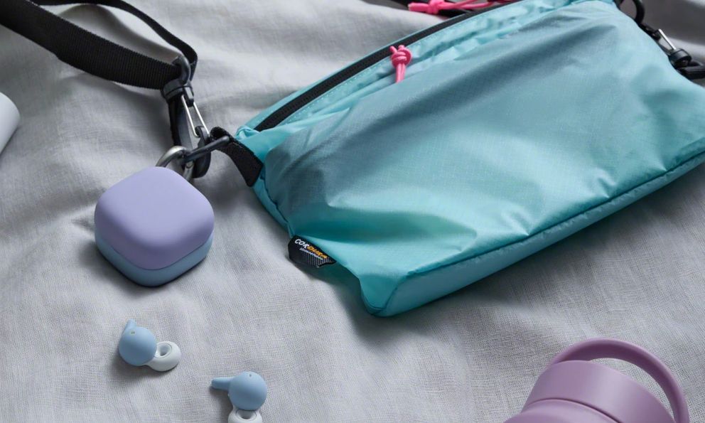 Sony ra mắt tai nghe mới, thiết kế lạ