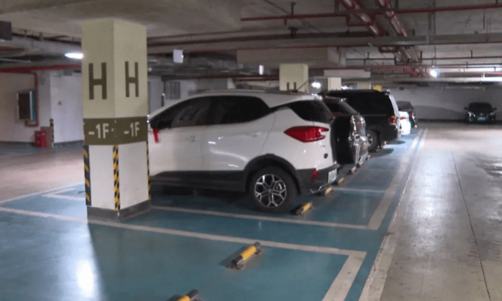 Người phụ nữ chi 155 tỷ mua 556 chỗ đậu xe, nửa năm sau, hàng chục chủ xe đến tận cửa nhà mắng: 