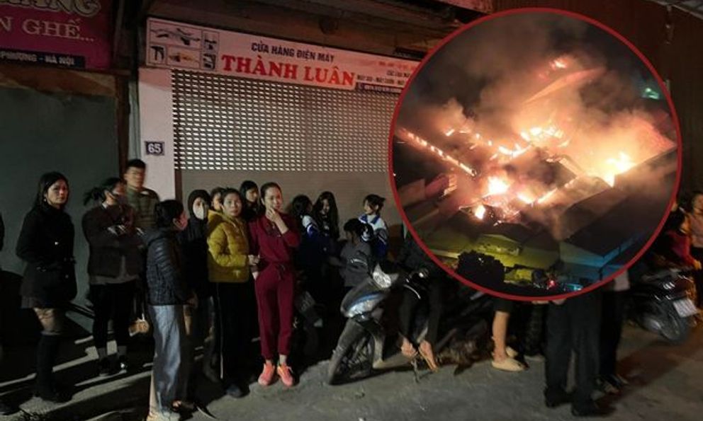 Hà Nội: Người dân bàng hoàng kể lại thời điểm đám cháy bốc lên ngùn ngụt, bao trùm hàng loạt xưởng gỗ ở Đan Phượng