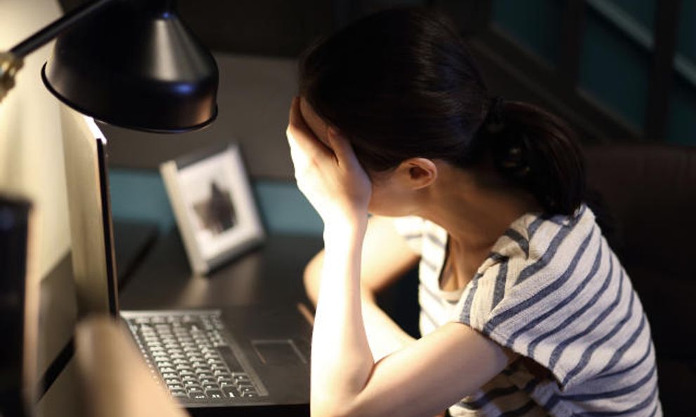 Phụ huynh Bình Dương áp lực bật khóc giữa đêm, hối hận vì những điều đã làm với con: “Mình có đang ép con quá không?”