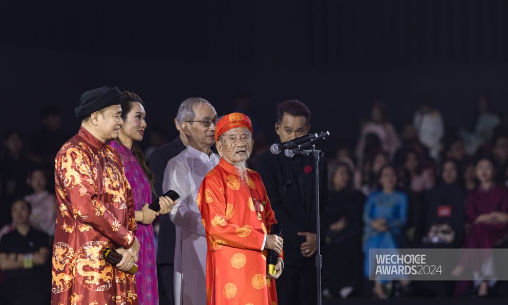 Lời phát biểu khiến triệu trái tim rung động trên sân khấu WeChoice: “Vì tôi là người Việt Nam, sẽ sống chết với nước Việt Nam”