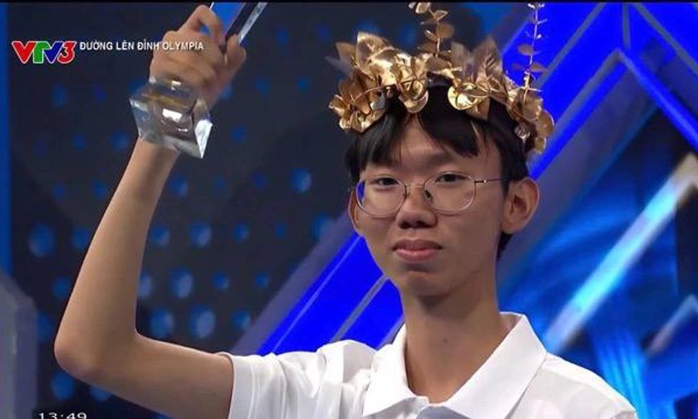 Nam sinh Hà Nội vượt chướng ngại vật, dẫn đầu cả 4 phần thi và giành chiến thắng áp đảo tại Olympia