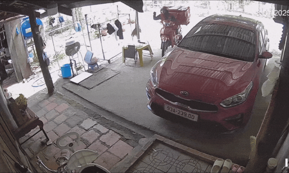 Bắt quả tang hành động xấu hổ của nam shipper, chủ nhà thốt ra 2 chữ khiến nhiều người giật mình