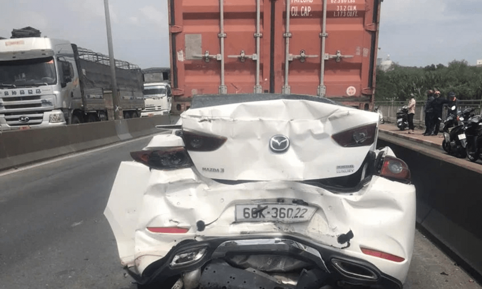Vụ tai nạn liên hoàn trên cầu Phú Mỹ: Chồng chở vợ bầu, chỉ kịp hô 
