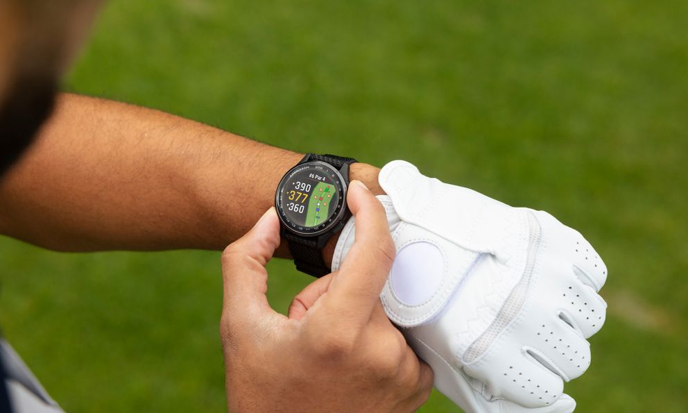 Garmin ra mắt smartwatch GPS giá mềm cho golfer