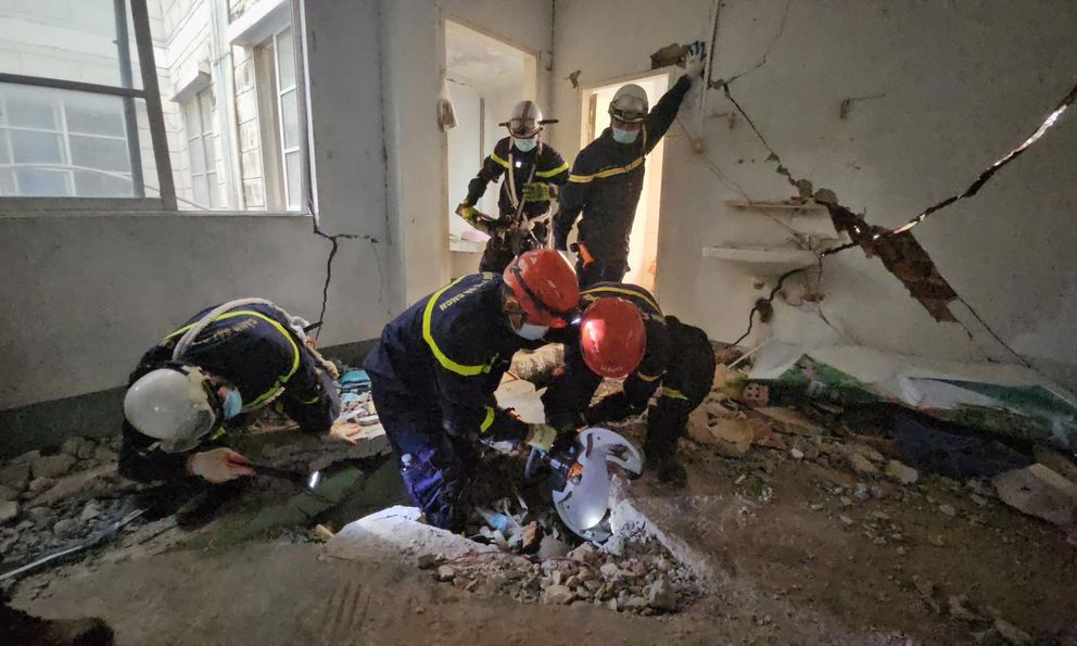 Đoàn cứu hộ Việt Nam tìm thấy thi thể bé trai 10 tuổi trong vụ động đất ở Myanmar