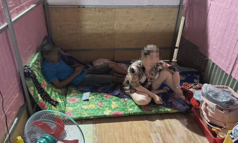 Đột kích quán cà phê không tên ở Đồng Nai, bắt quả tang người phụ nữ U60 đang 