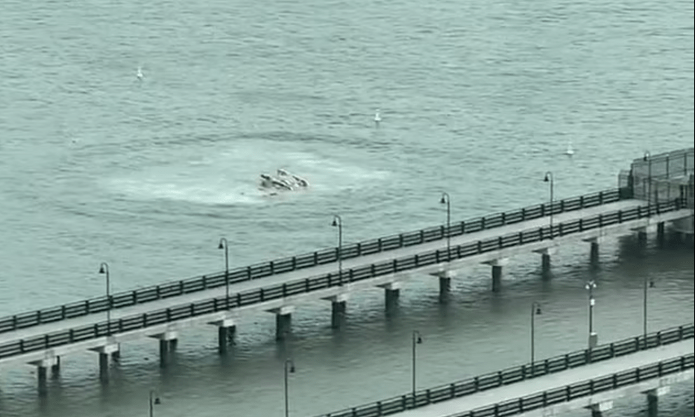 Mỹ: Máy bay trực thăng rơi thẳng xuống sông ở New York khiến tất cả thiệt mạng, một nửa là trẻ em