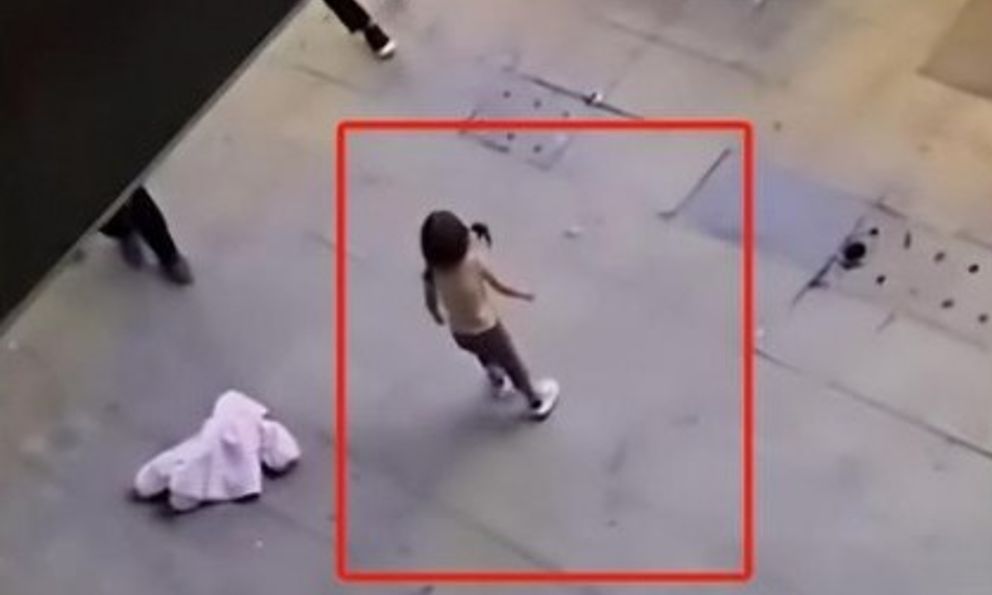 Giữa đêm, người mẹ U50 run rẩy gọi điện cho bạn thân: 