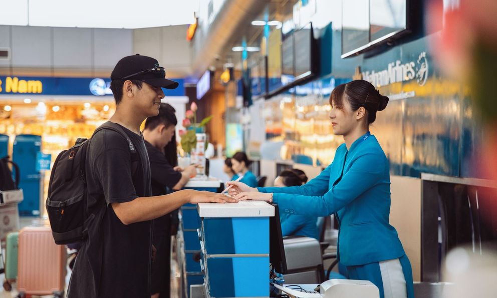 Từ 19/4, hành khách đi Vietnam Airlines có thể không cần xuất trình giấy tờ, vì sao?